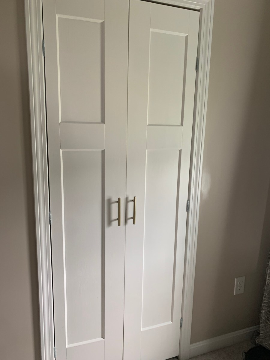 Easy Closet Door Upgrade: Bi-Fold Solution – ENAMOUR